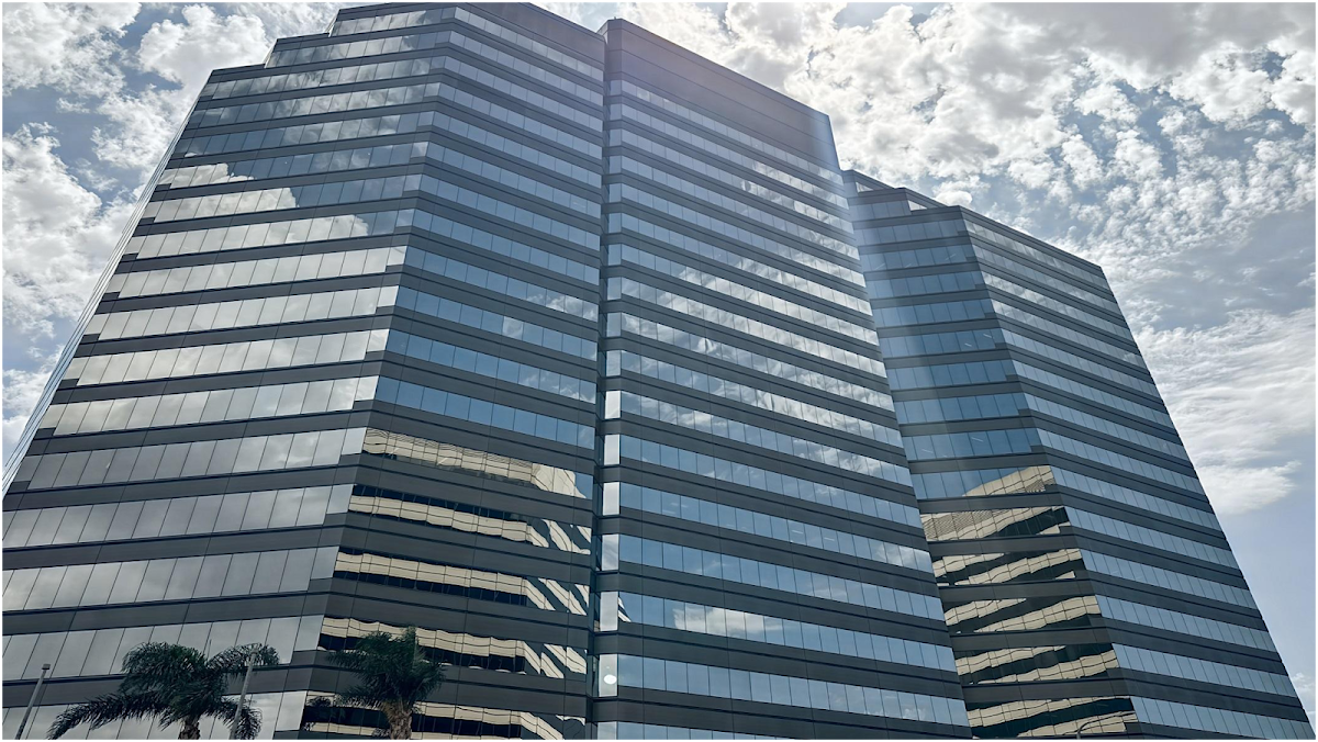 Regus - 12100 Wilshire Blvd