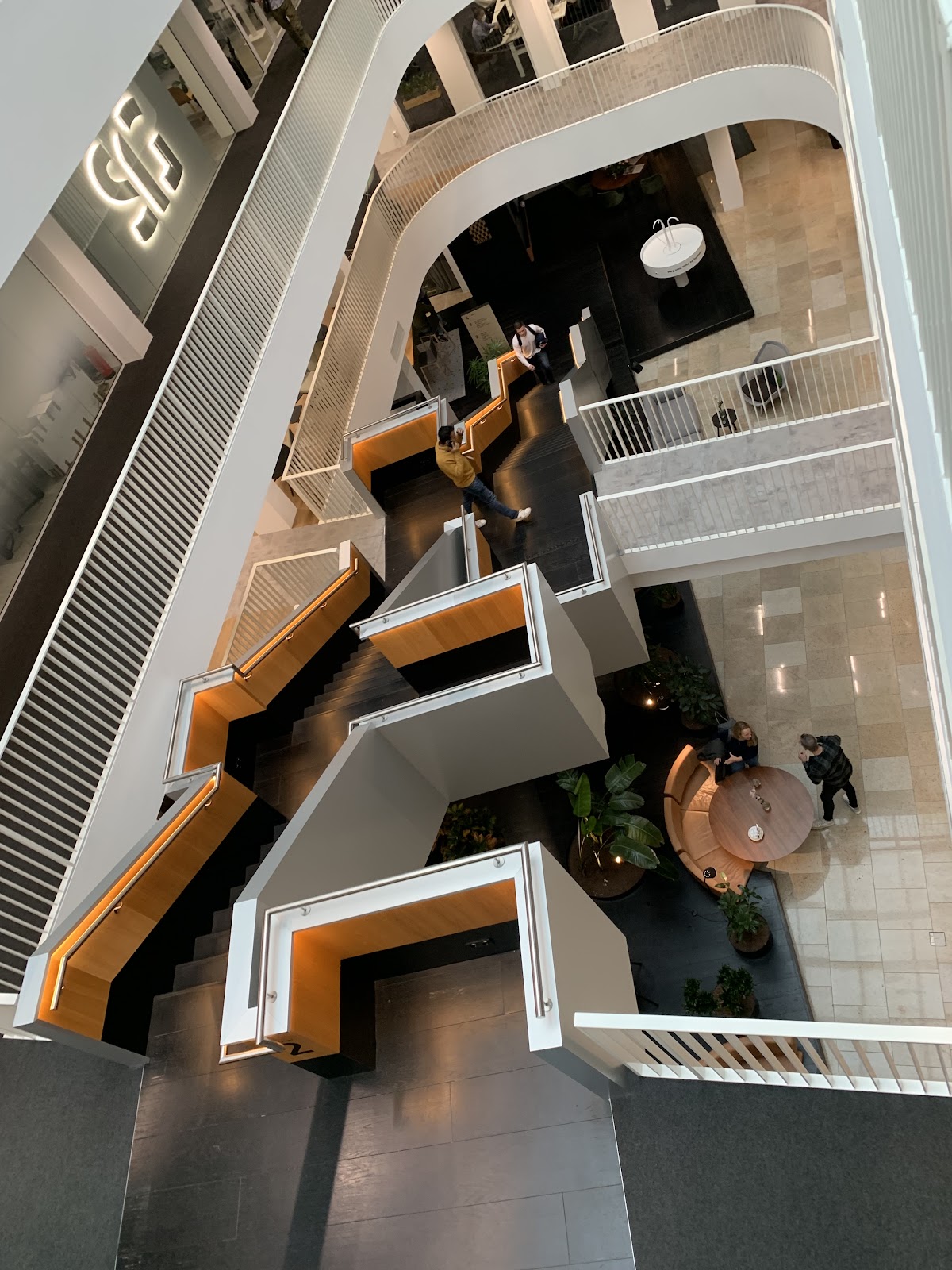 EDGE Workspaces Olympic 3