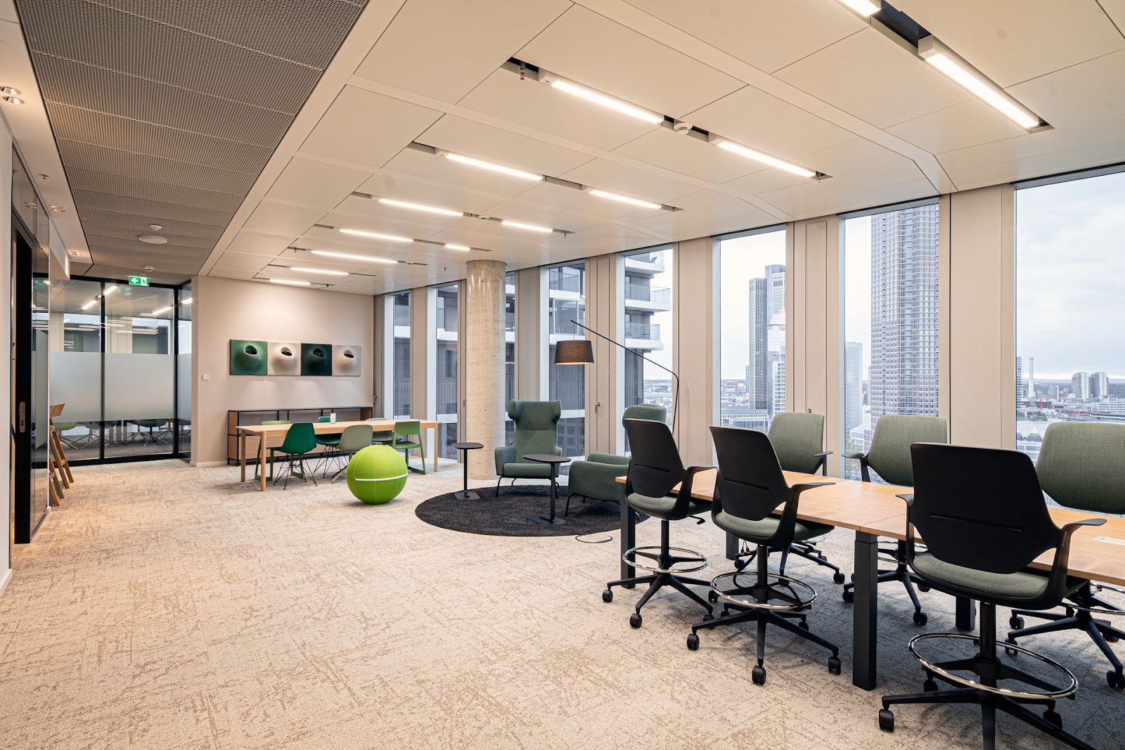 Rivvers Frankfurt Senckenberg Turm – Coworking Space (ehem. SleevesUp!)