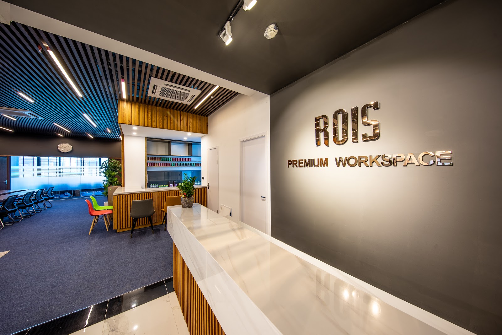 ROIS Premium Workspace