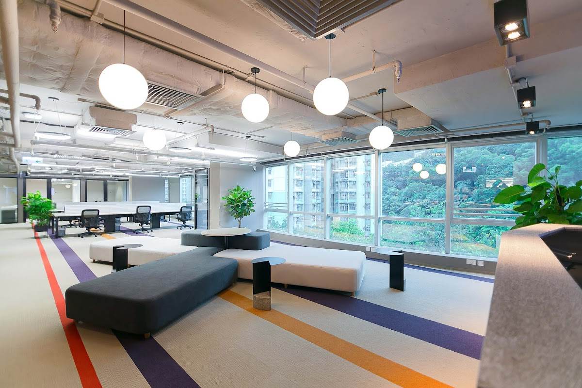 Ooosh Coworking Island East by Ooosh Tech Lab