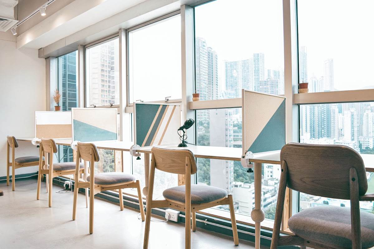 Desk-one 溫室 (Causeway Bay)
