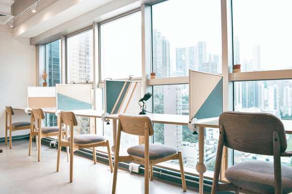 Desk-one 溫室 (Causeway Bay)