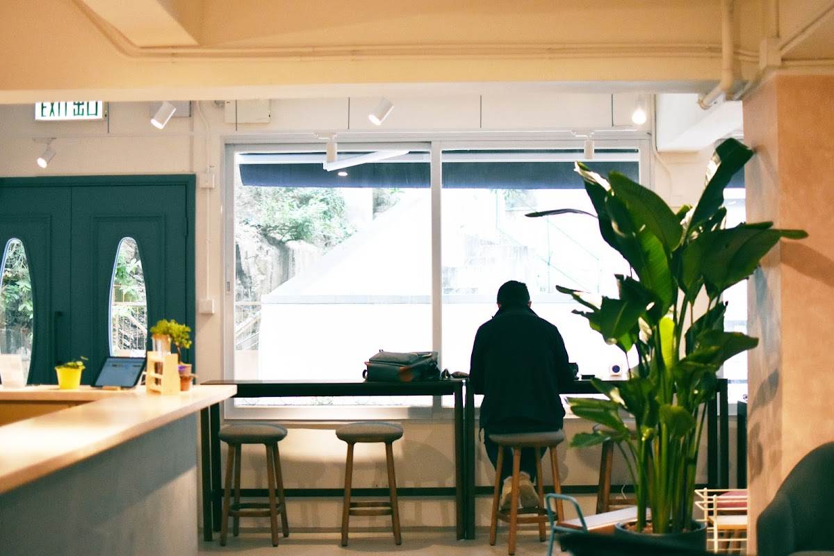 Desk-one 溫室 (Wan Chai Star Street) | glue 咕嚕館