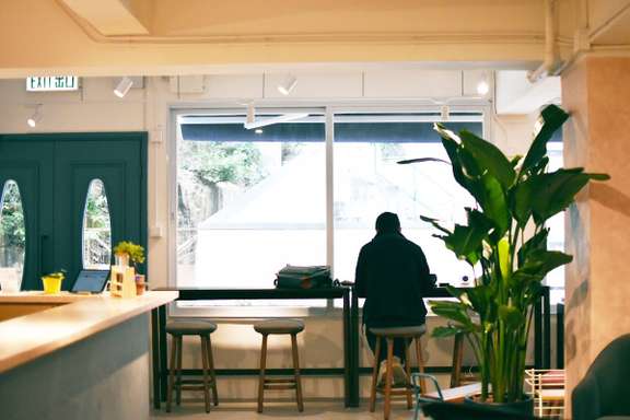 Desk-one 溫室 (Wan Chai Star Street) | glue 咕嚕館