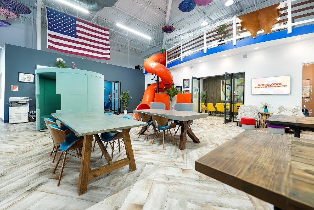 WorkLodge Private Office & Coworking 4