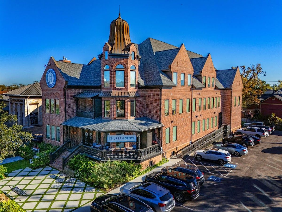 Urban Office - Heights Mansion 3