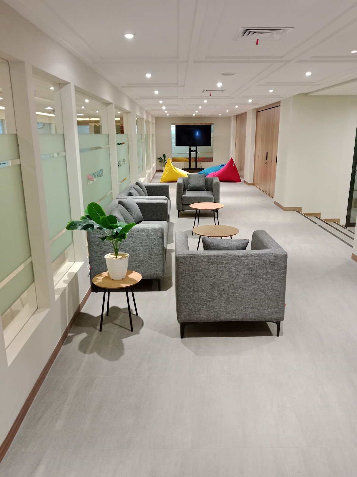 Four Zones Coworking Space Hotel Grand Sahid Jaya 3