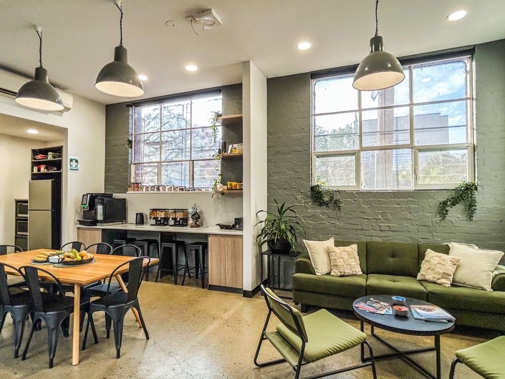 KNOCK KNOCK COWORK 3