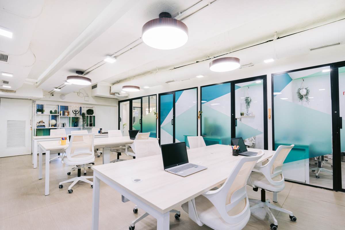 Plug N Work | Co-Working Space in Vile Parle West