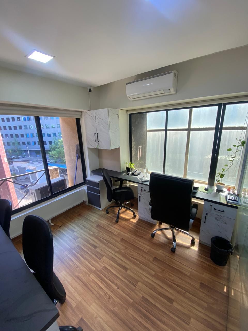 HUSTLE COWORKING 4