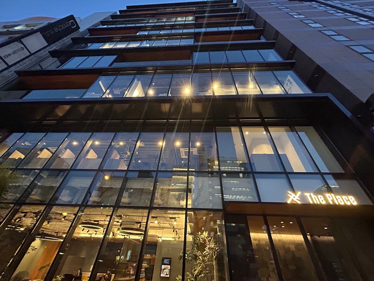 The Place 大阪 4