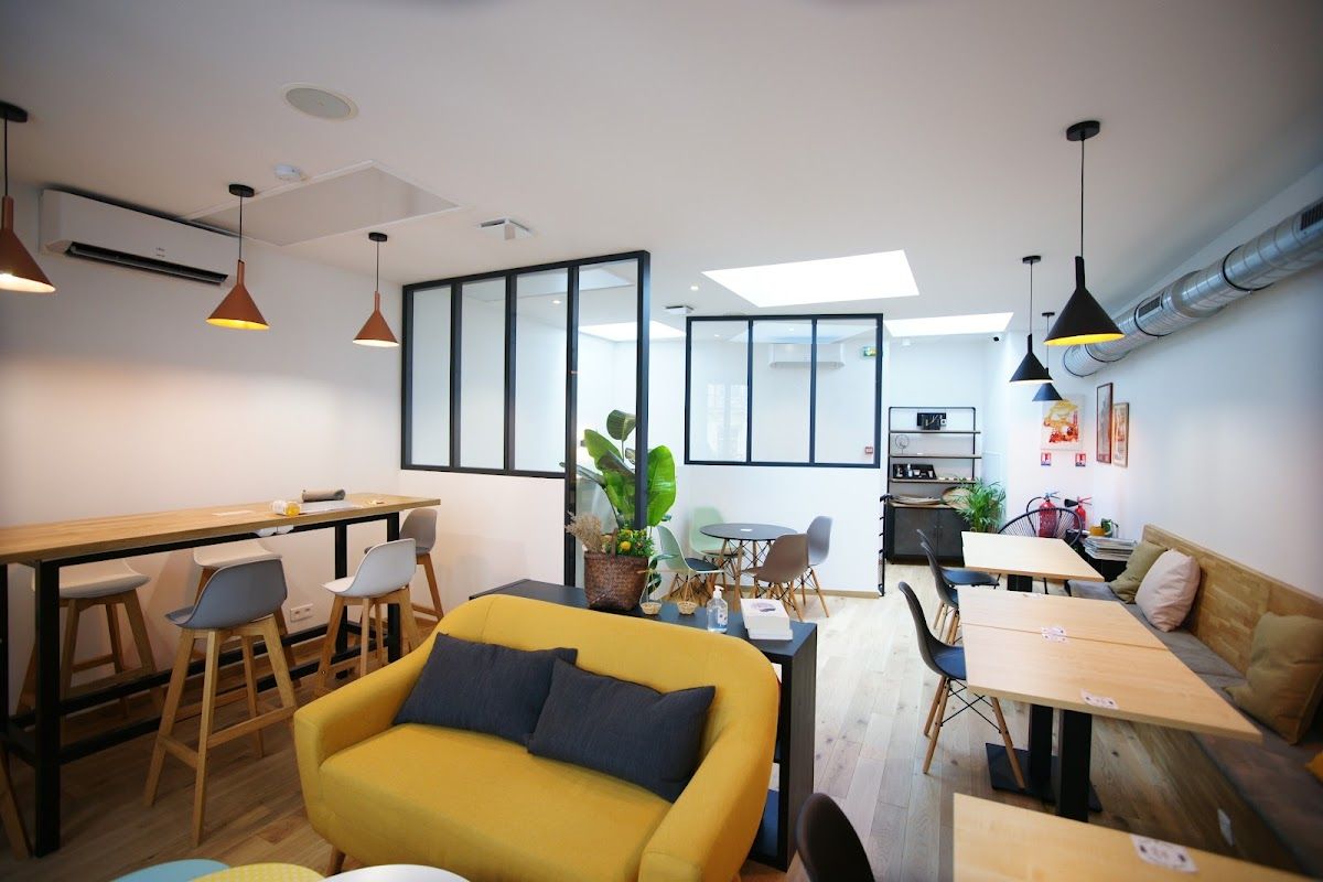 Level Coworking Café 3