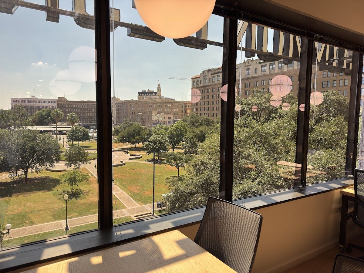 Common Desk - Travis Park Plaza 3