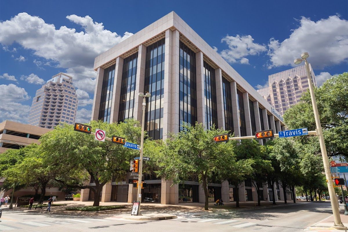 Common Desk - Travis Park Plaza 4