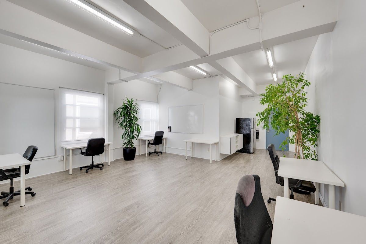 StartupHQ - 880 Harrison St
