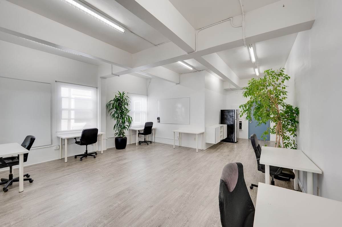 StartupHQ - 880 Harrison St
