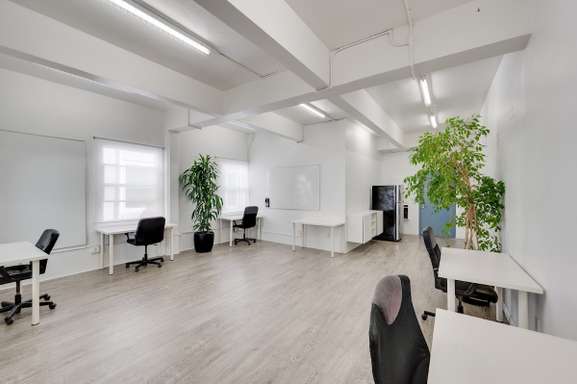StartupHQ - 880 Harrison St