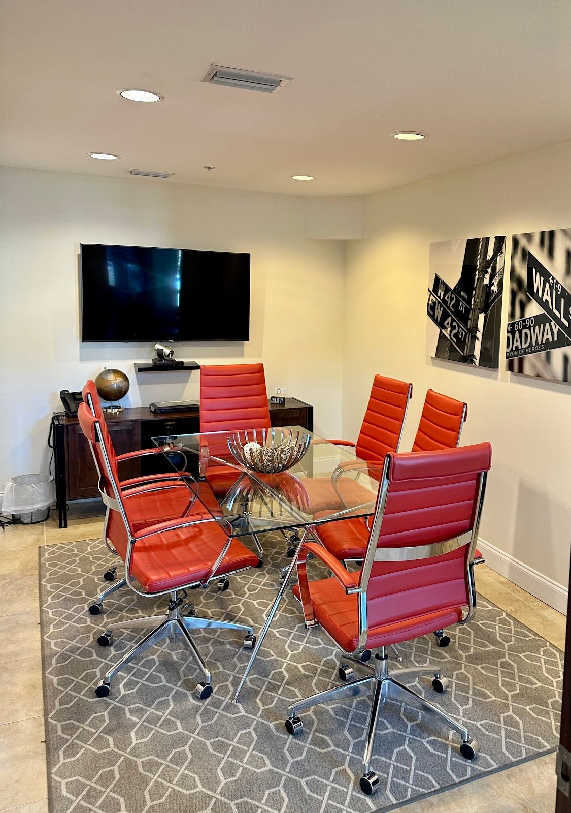 T.W.E.L.V.E TWENTY TWO OFFICES 4