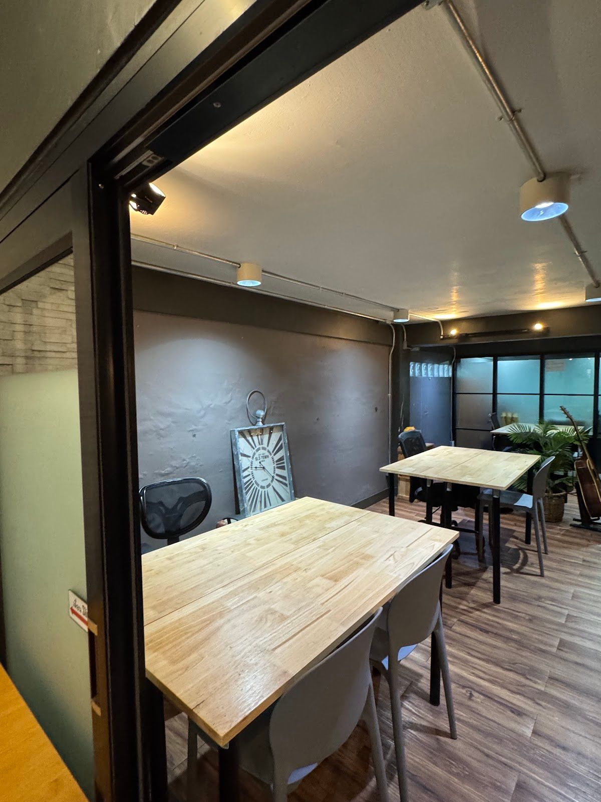 THINK Society: Co-working space & coffee 4