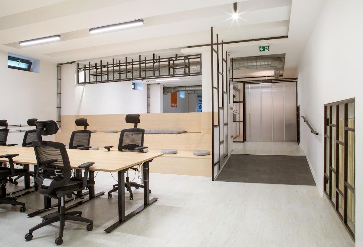 UNISPACE FMFI UK 4