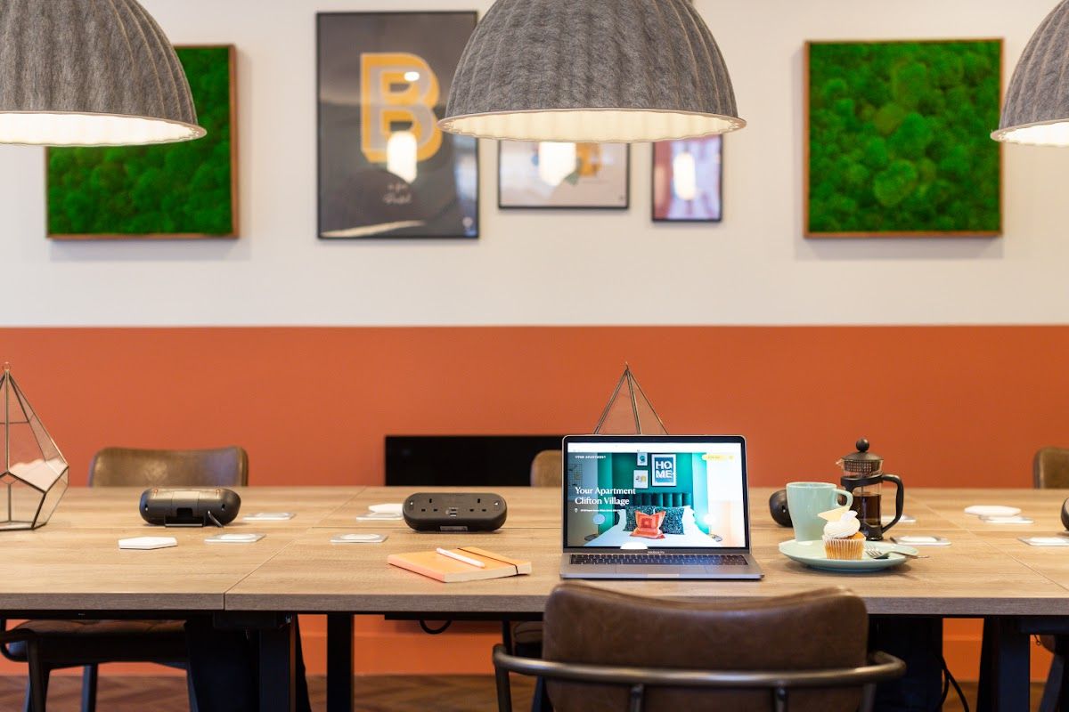 Coworking Space at Your Apartment - Clifton Village 4