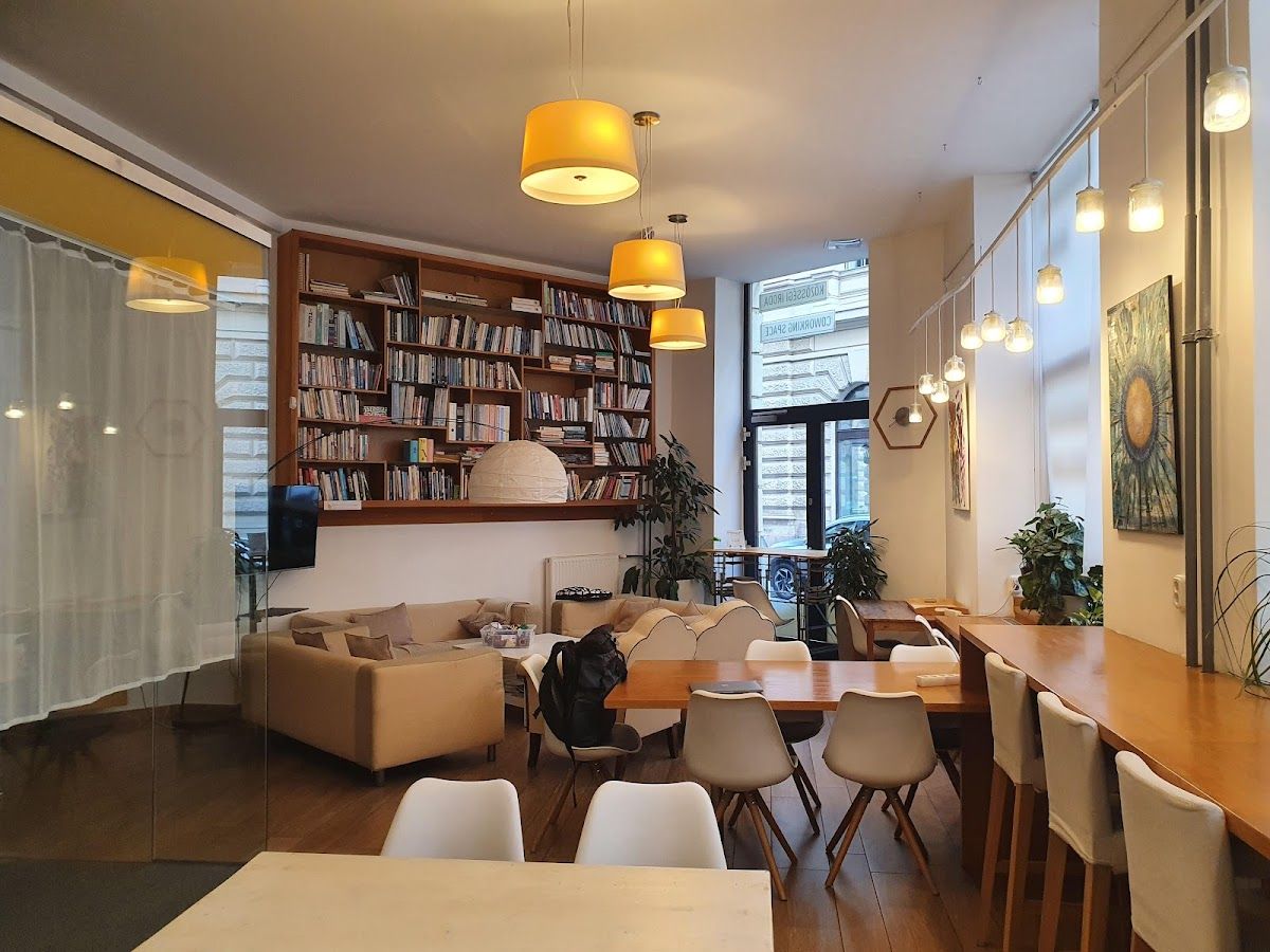 KAPTÁR coworking - közösségi iroda, tárgyaló bérlés, workshop helyszín 3