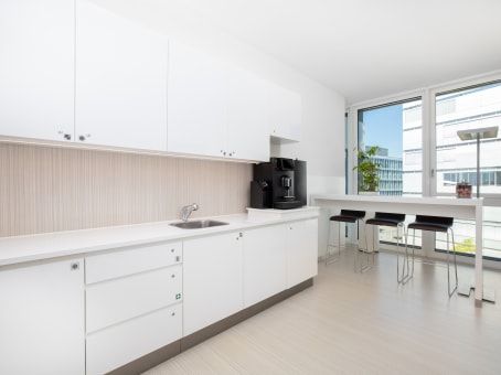 Regus 4