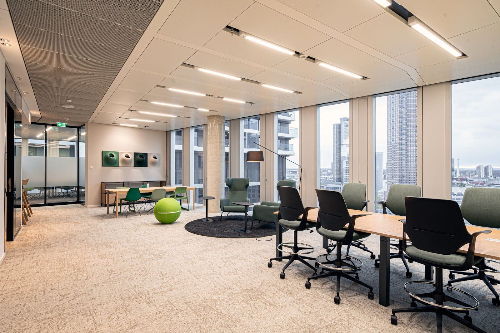 Rivvers Frankfurt Senckenberg Turm – Coworking Space (ehem. SleevesUp!)