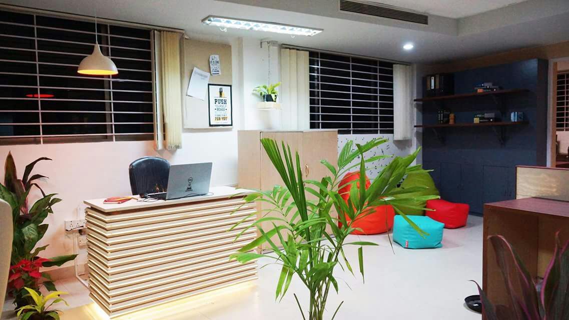 Common Desk 4