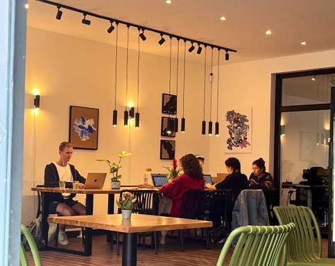 UMA Hub Coworking & Cafe