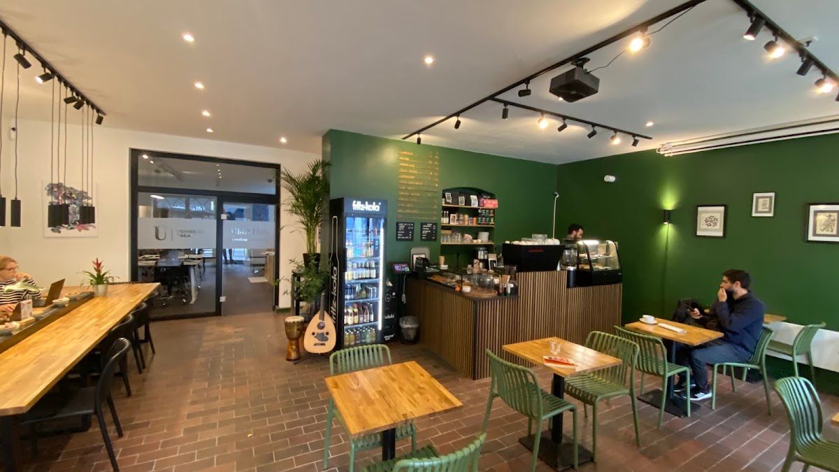 UMA Hub Coworking & Cafe 4