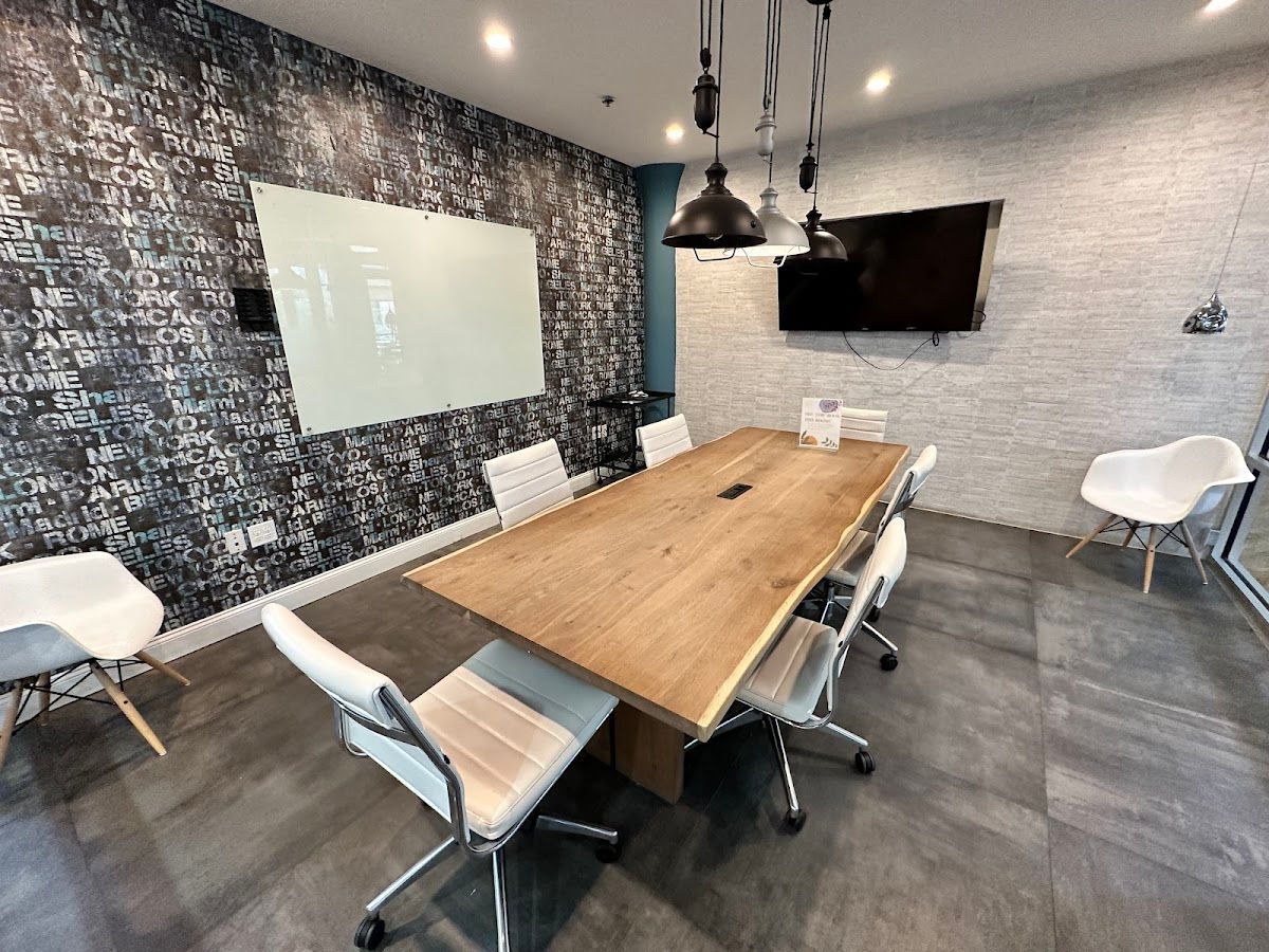 Green Desk Coworking and Office Spaces - Williamsburg 4