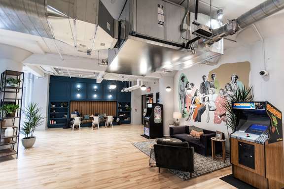 Common Desk - West End