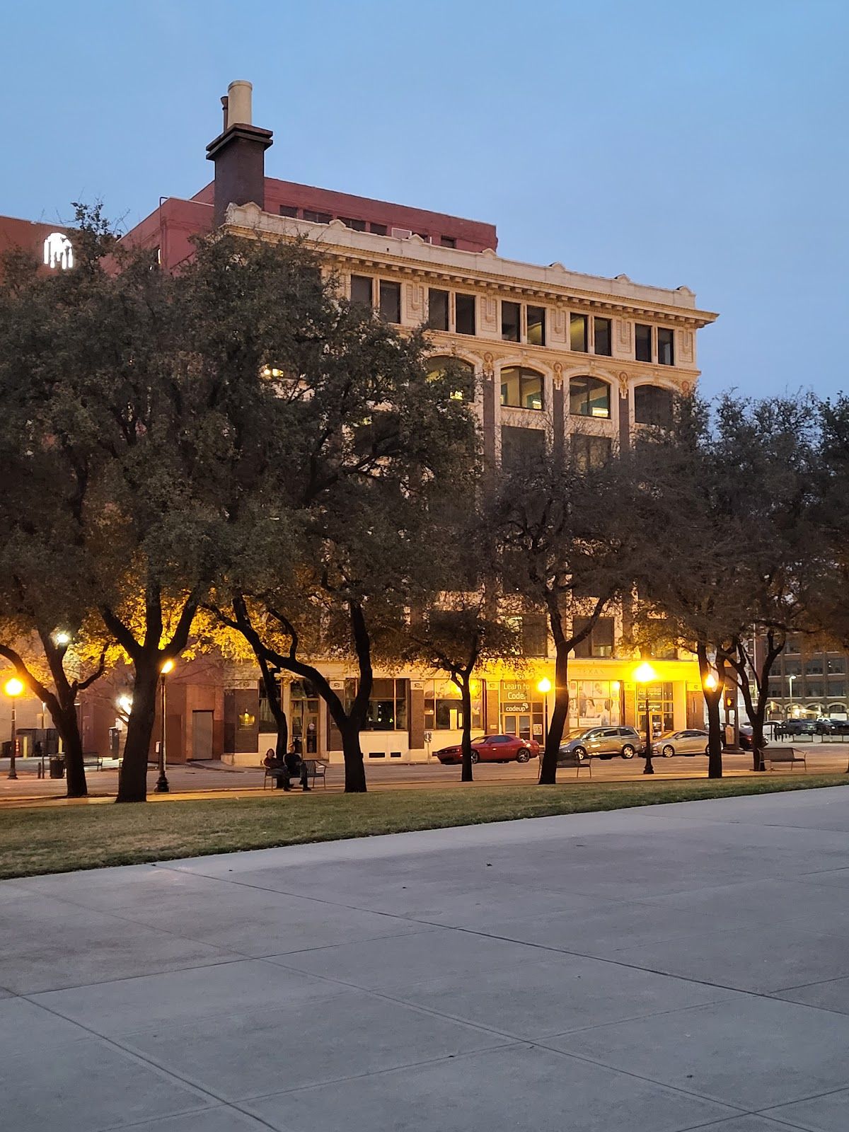 Expansive Katy Building 4