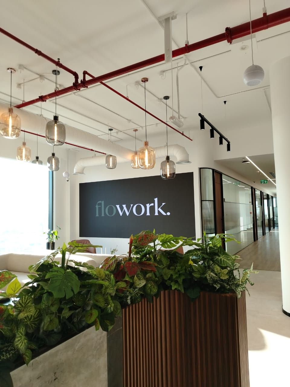 flowork - Dubai Hills Serviced Offices, Coworking, Virtual Offices, Podcast & Meeting Rooms 3